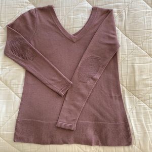 Market & Spruce Chaya Textured Elbow Patch Double V-Neck Pullover. Size M